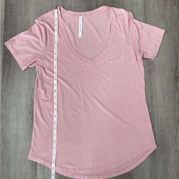 Aritzia the Group Babaton Short sleeve V-neck T-shirt size M - Picture 4 of 7